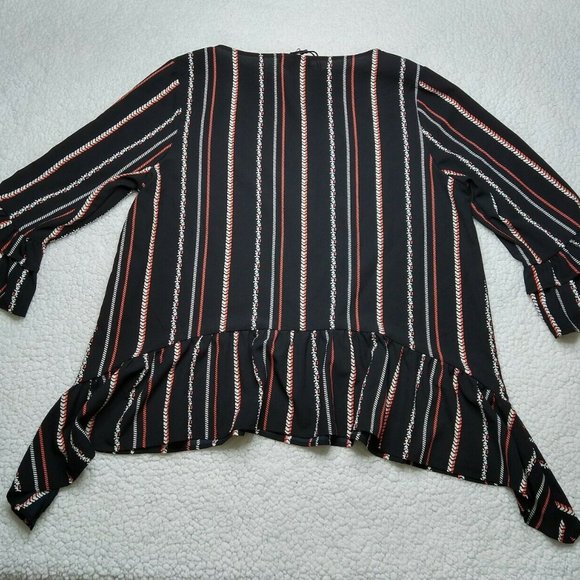 Gibsonlook Ruffle Sleeve Sharkbite Hem Blouse Size XL Black Ivory - Picture 5 of 7